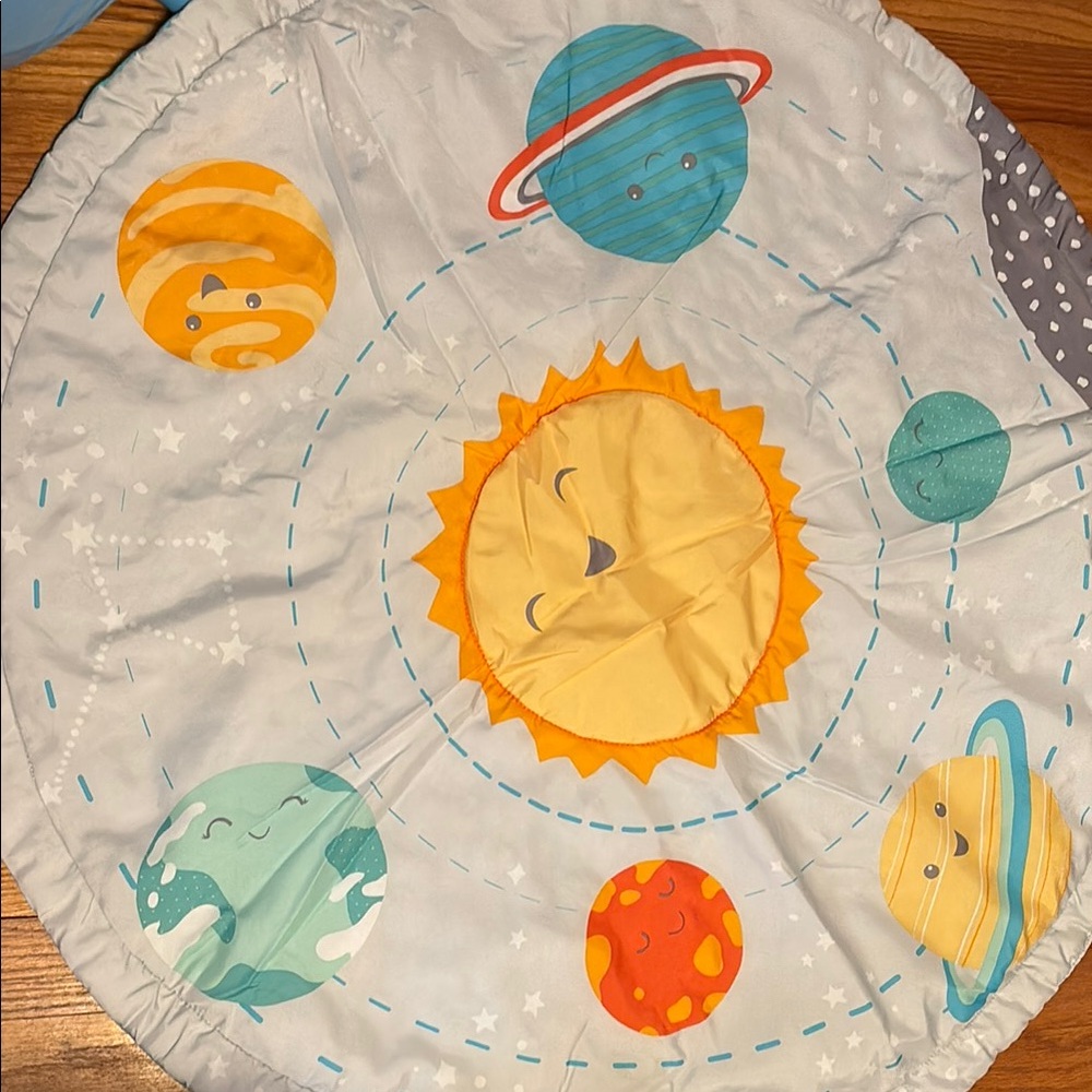 Carter’s shoot for the moon play mat
Lightly used. Good condition. MISSING ARCH